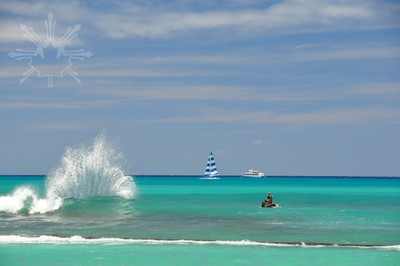 Waikiki Beach splash